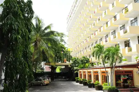 Golden Beach Pattaya - 0
