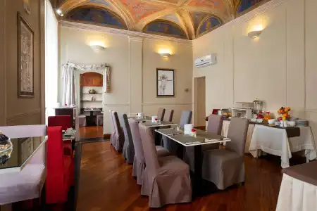 HNN Luxury Suites - 15