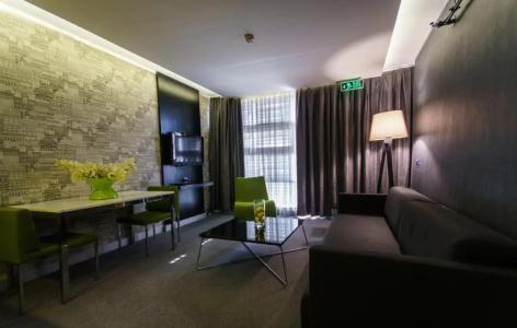 Vernazza Suites - 77