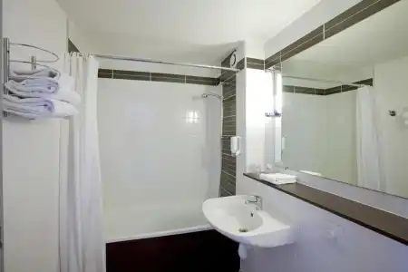 Sure by Best Western Biarritz Aeroport - 42