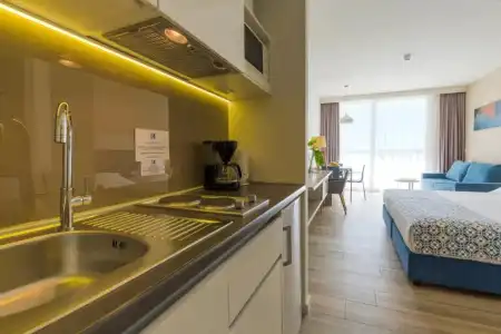 Romana Beach Apartments - 82