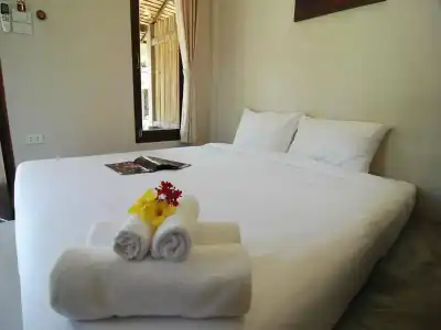 Hutcha Resort Samui - 2