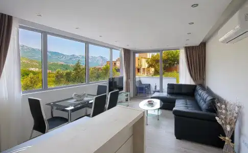 Montelux Apartments - 5