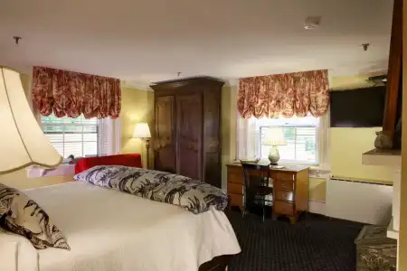 200 South Street Inn - 44