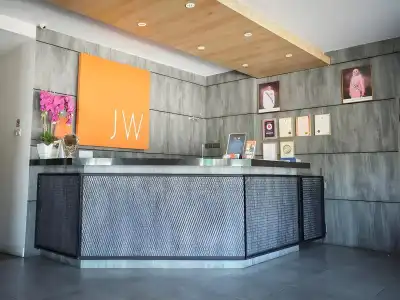 JW Boutique - 21