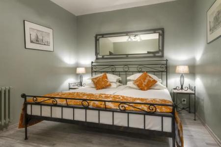 Black Star Suites - 32