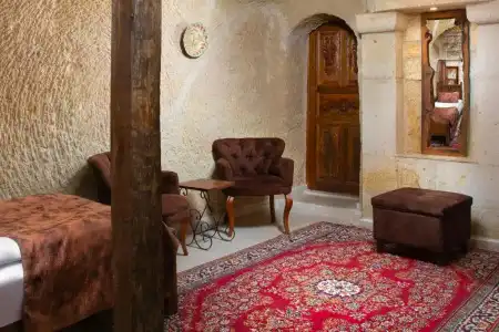 Romantic Cave - 127