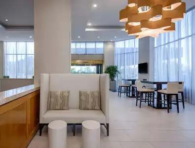DoubleTree by Hilton Houston - Greenway Plaza - 15