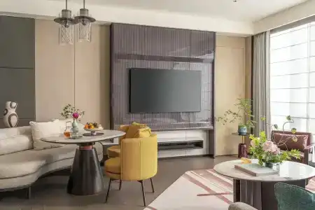 Four Seasons At Centre - 122