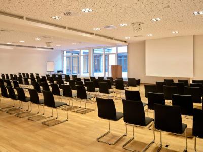 Flemings Wien-Stadthalle - 14