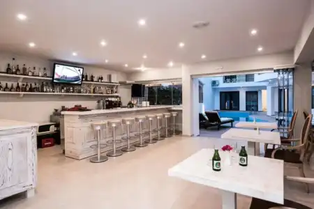 Artemis Apartments - 24