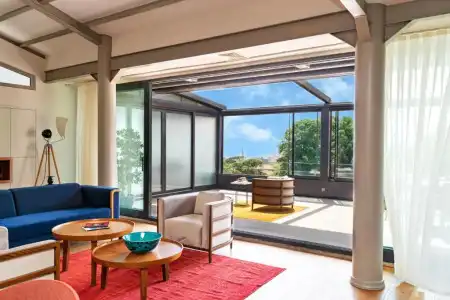 Tomtom Suites - 64
