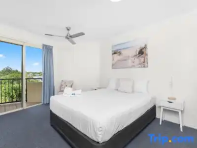 Alexander Beachfront Apartments - 26