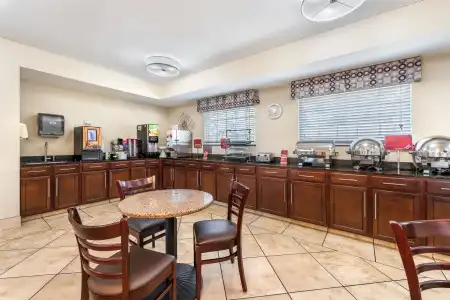 Best Western Plus Eastgate Inn & Suites - 29