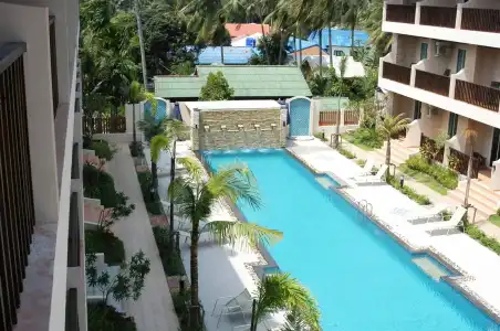 Whispering Palms Suite - 12