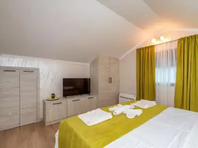 Luxury Apartments Queen - 50