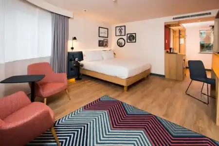 Hampton by Hilton London Park Royal - 58