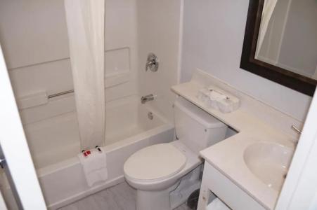 Days Inn & Suites by Wyndham Williamsburg Colonial - 22