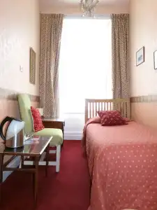 Averon Guest House - 13