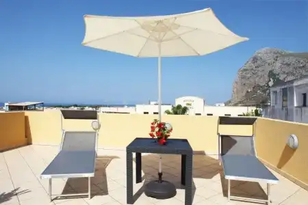 Coralia Bed and Breakfast - 18