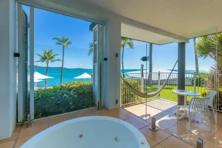 Coral Sea Resort - 95