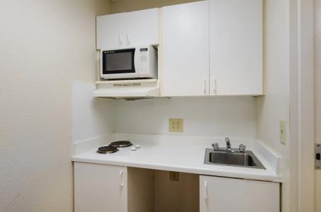 Suburban Studios Winston Salem-University Parkway - 14