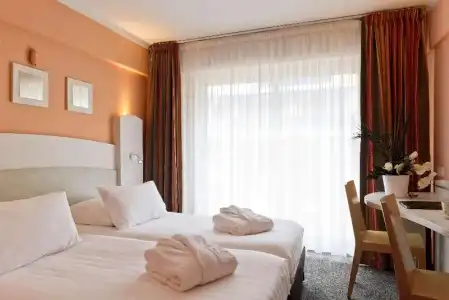 Best Western Astoria - 68