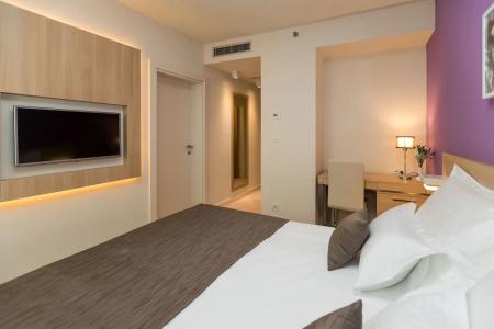 Hotel - 4
