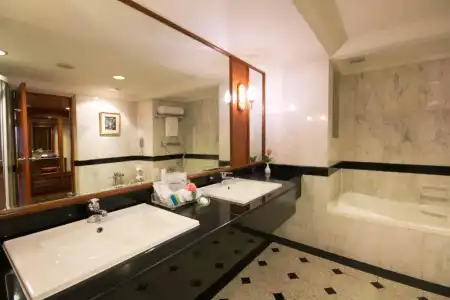 Golden Tulip Sovereign Bangkok - 64