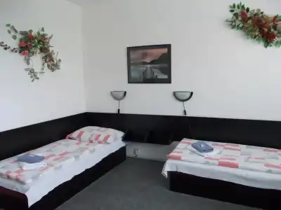 Milotel - 35