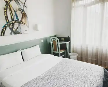 Hôtel Escurial - Centre Gare - 23