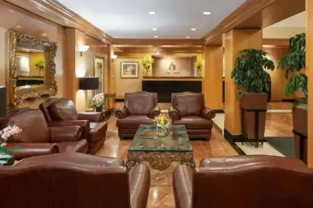 The Manhattan Club - 34
