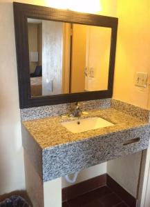 Diamond Inn and Suites - 36