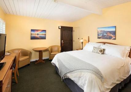 Crown City Inn - 2