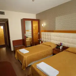 Kayalar - 24