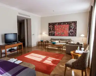 Tomtom Suites - 16