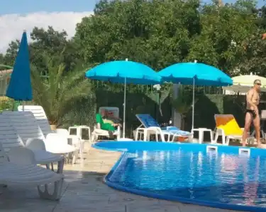 Paradise - 16