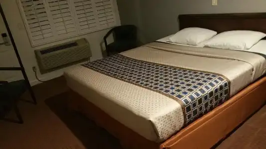 Welcome Inn on Colorado Blvd - 4