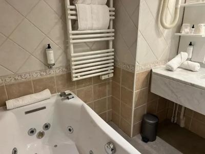 Le Trophée Boutique Hôtel Spa - La Loggia Appart'hôtel - 56