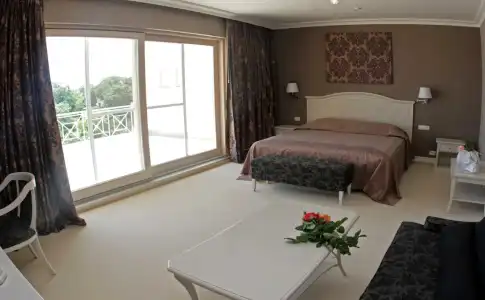 Palace Del Mar - 3