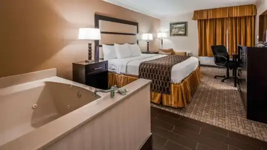Best Western Riverside Inn - 38