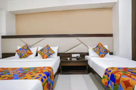 Kamran Residency - Near US Embassy - 35