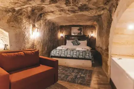 Tale Cave Inn - 162