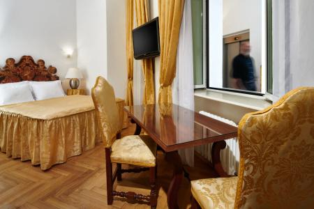 Charles Bridge Palace - 2