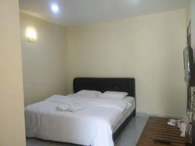 Penarak Bamboo Beach Motel - 19