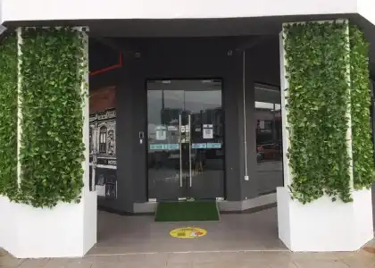 JW Boutique - 30