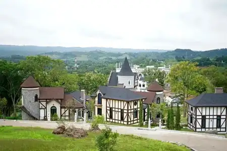 Breeze Hill Resort - 134