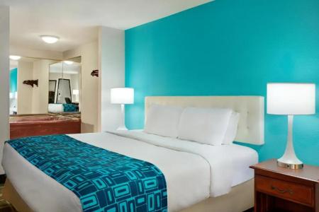Howard Johnson by Wyndham Chattanooga Lookout Mountain I-24 - 30