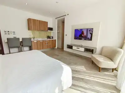Absolute Twin Sands Resort & Spa - 4