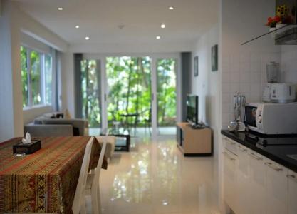 Sunset Plaza Holiday Apartment - 23